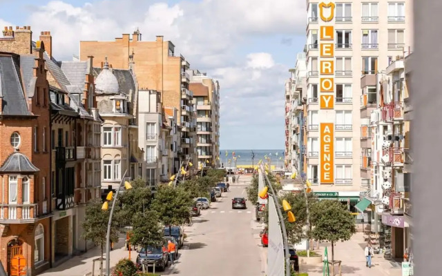 Lovely Apartment With Lateral sea View