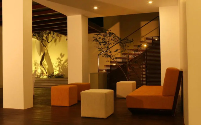 Hotel Cloud Nine