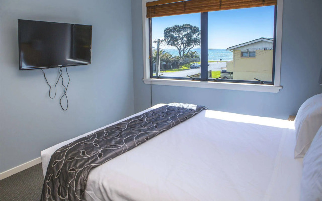 Waves Motel