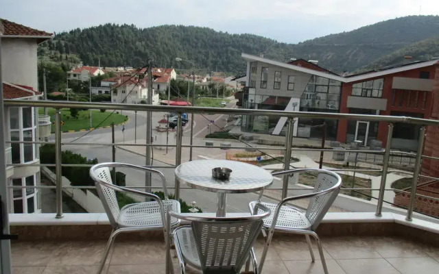 Kyknos De Luxe Suites