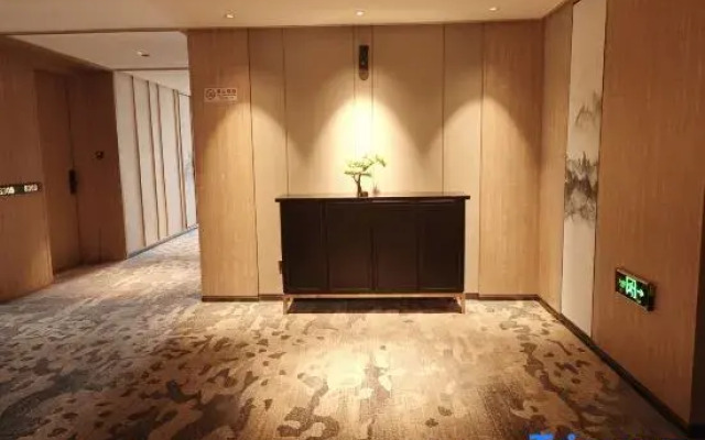 Puhua Hotel