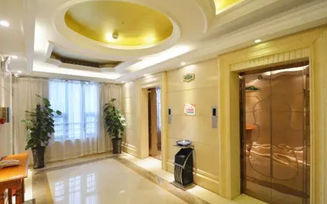 Vienna Hotel (Zhengzhou Xinzheng International Airport)