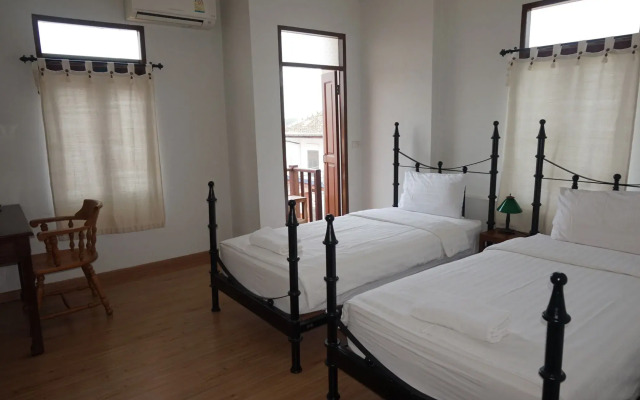 Sri Chiangkhan Hotel