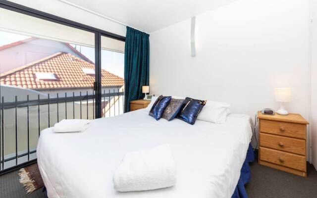 Lovely 1 Bedroom Apartment Close To CBD