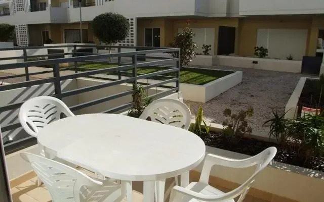 T1 Cabanas Beach Clube