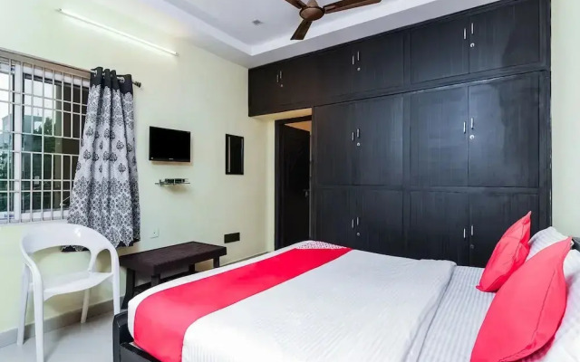 Royal Residential Lodge by OYO Rooms