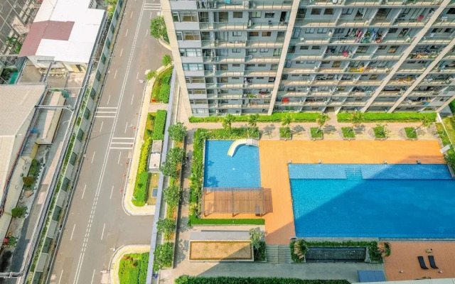 Great Deal Studio At Daan Mogot City Apartment