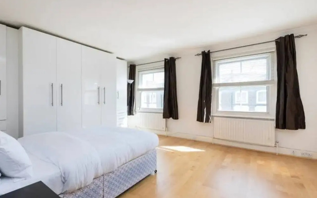 4 Bedroom Flat 4 min Walk From Hammersmith Tube
