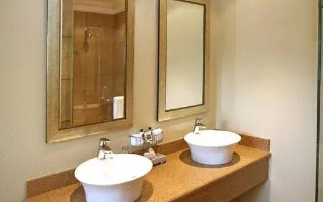 Champagne Castle Hotel