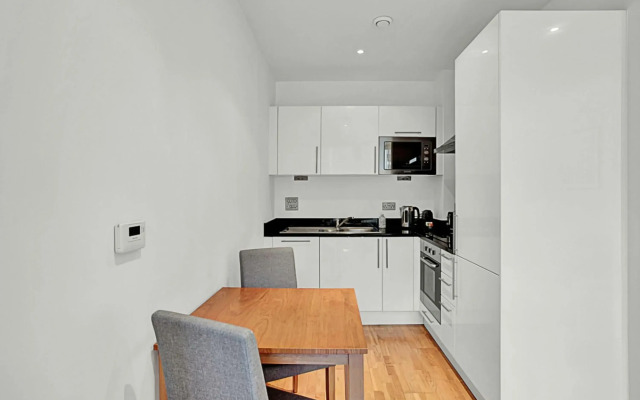 Urban Retreat: Stylish 1-bed Bliss
