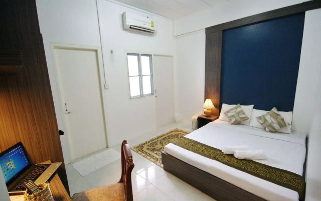 Riski Residence Bangkok