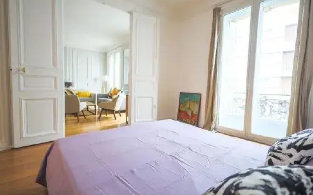 Arc De Triomphe, Avenue Des Champs-Elysées