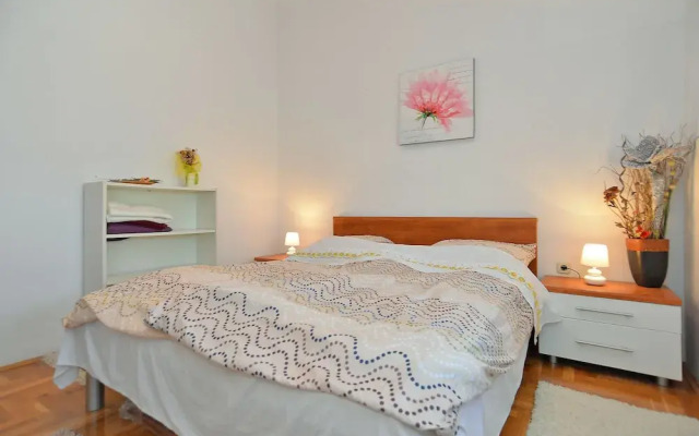 Apartment 258