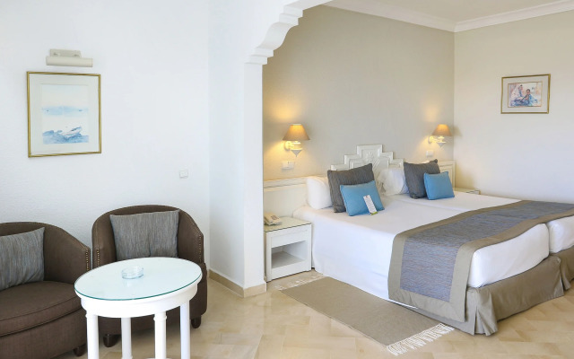 Royal Garden Palace (Families and Couples)