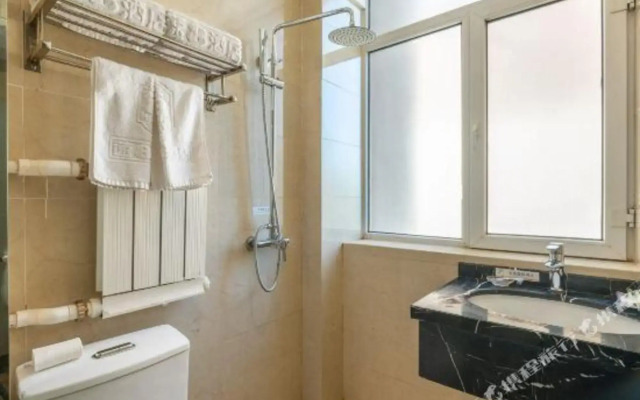 Super 8 Hotel (Chifeng Railway Station Yuanlin Road)