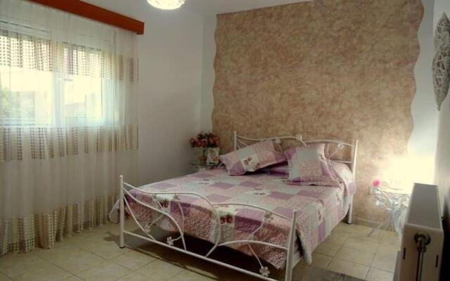 Cozy apartment in Paradisi