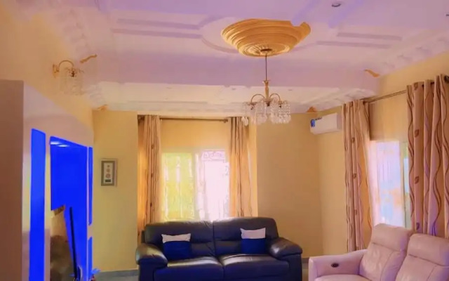 Stunning 3-bedrooms Guesthouse in Limbe Cameroon