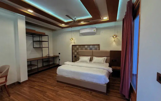 Yes Hotel By The Ganges