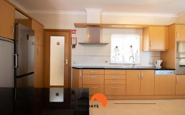 #102 Clube Albufeira villa with private pool & garden