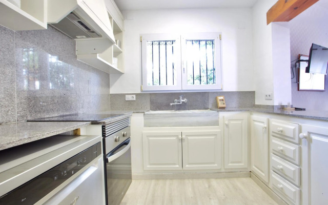 Urbanización El Oasis, 20 Villas en 1ª Línea Playa