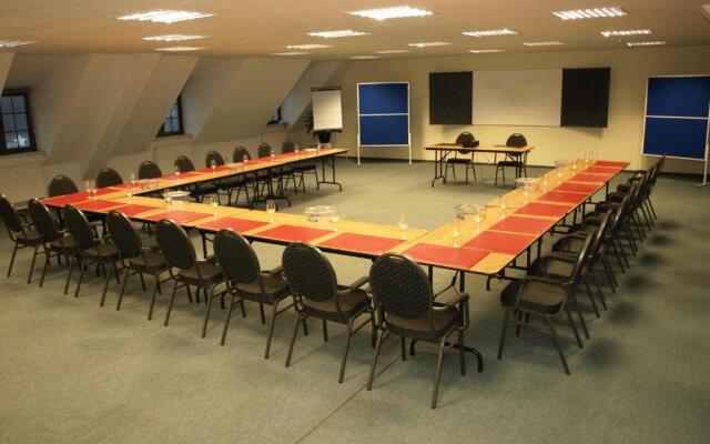 West Hotel an der Sächsischen Weinstrasse