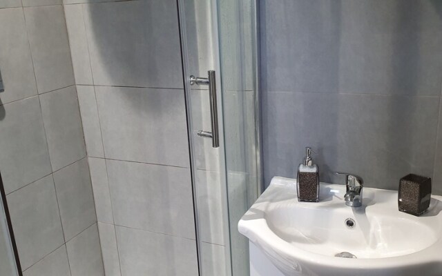 Modern Rochester 3 Bed House