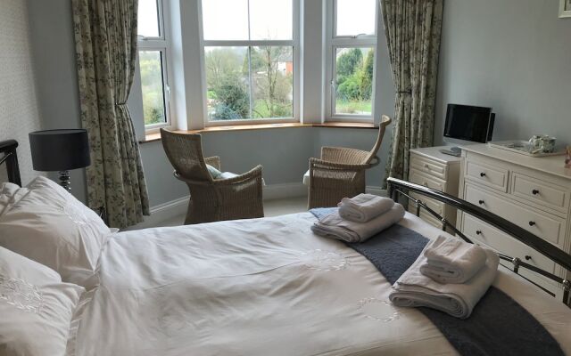 Holywell House B & B