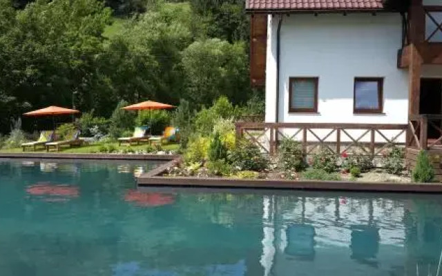 Gallery of Mountains Holiday Home