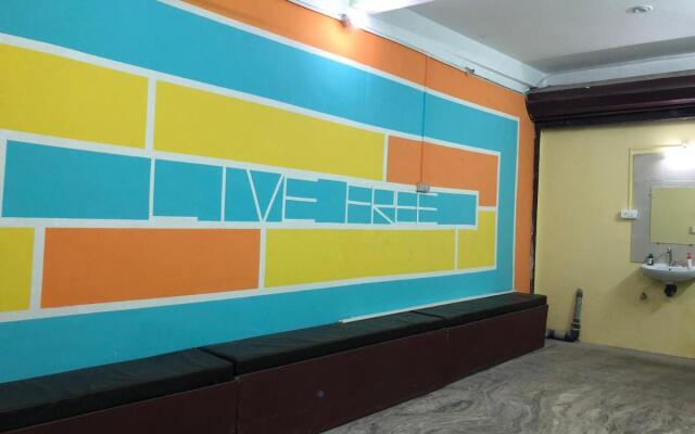 Live Free Hostel
