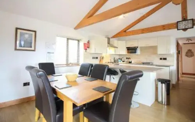 Broadbeach Cottage