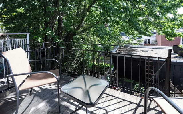 Rue Drolet 2-Bedroom Apartment