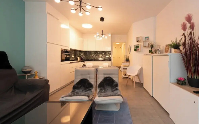 Newly-built Apartment by the sea