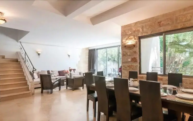 Villa - Herzliya Pituah