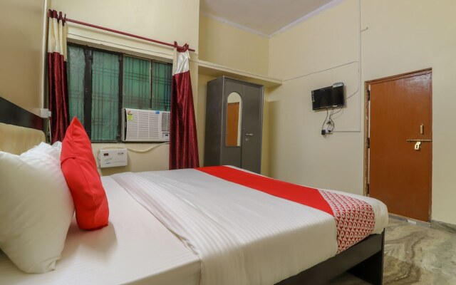 OYO Flagship 49061 Dev Hotel & Restaurant