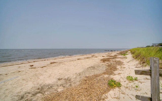 Pet-friendly Villas Vacation Rental: Walk to Bay