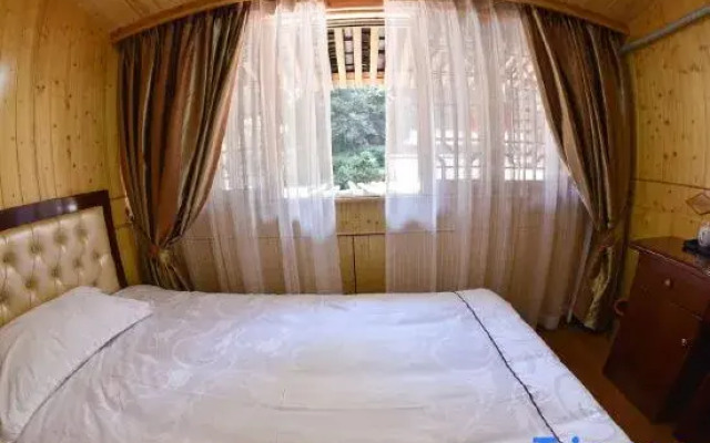 Yongjia Mountain Stream Farmhouse