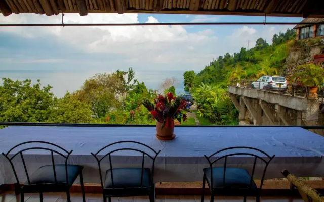 Hakuna Matata Lodge