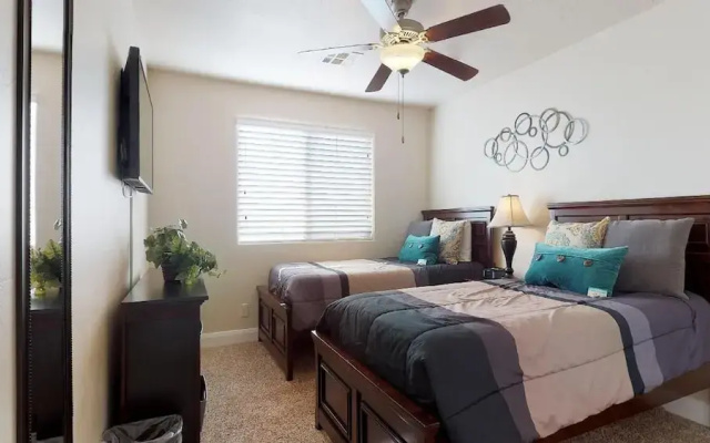 Southern Delight 3 Bedroom Apts by RedAwning