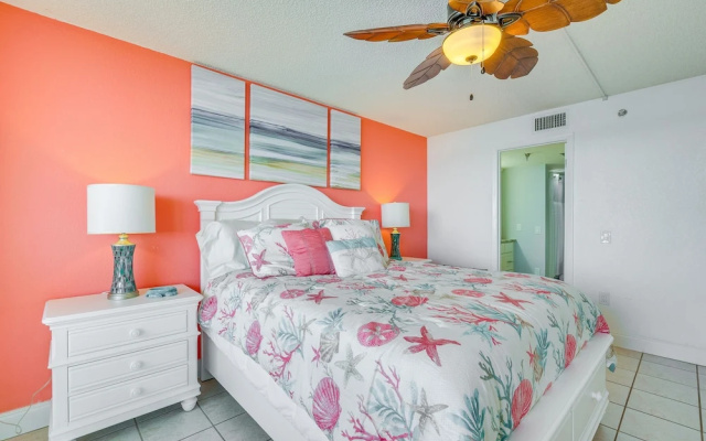 Waterfront Hudson Condo w/ Pool & Beach Access