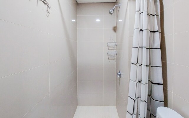 Tidy Designed Studio Apartment At B Residence