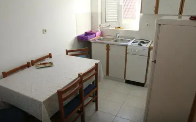 Apartments and Rooms Toni