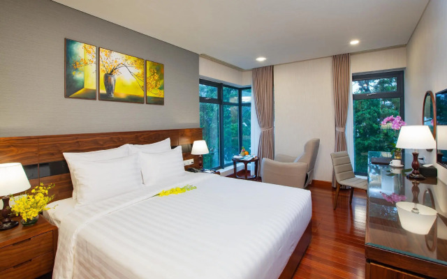 Orchids Saigon Hotel