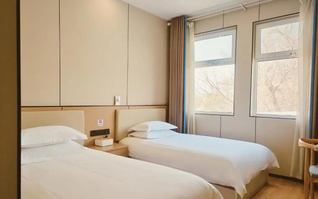 Luoyang Yijia International Youth Hostel