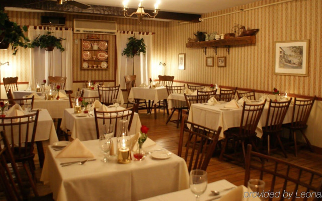Echo Lake Inn