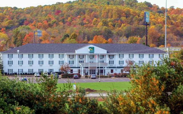 Quality Inn & Suites Bellville - Mansfield in Bellville, United States of America from 135$, photos, reviews - zenhotels.com hotel front