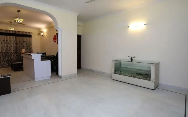 OYO 9299 DLF Phase 4