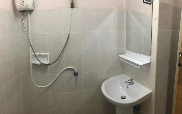 Watcharee Apartment