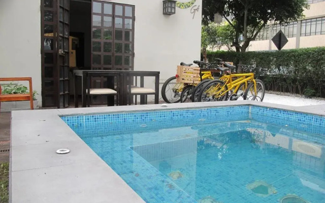 Nomade Backpackers Hostel