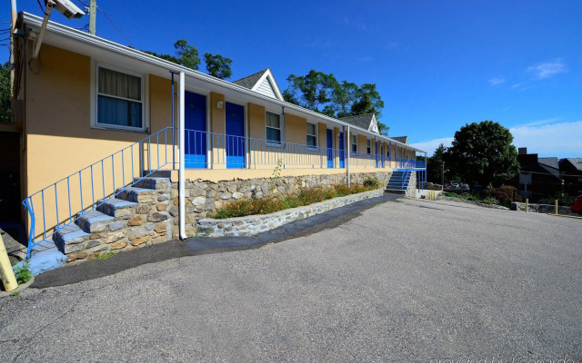 Golden Hill Inn Danbury