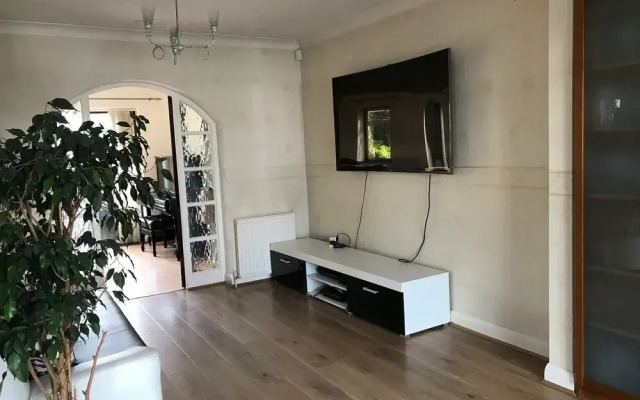 Empire London Properties - Goshawk Gardens